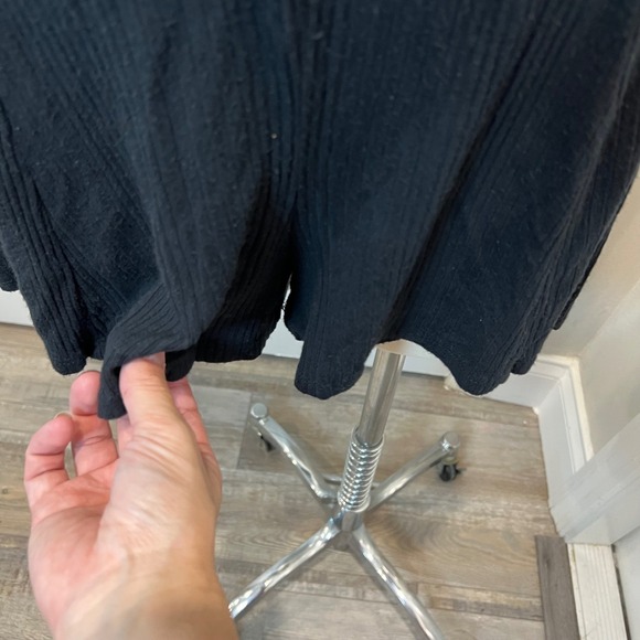 Black Ribbed Mock Neck Cutout Back Long Sleeve Romper‎ - Picture 3 of 7